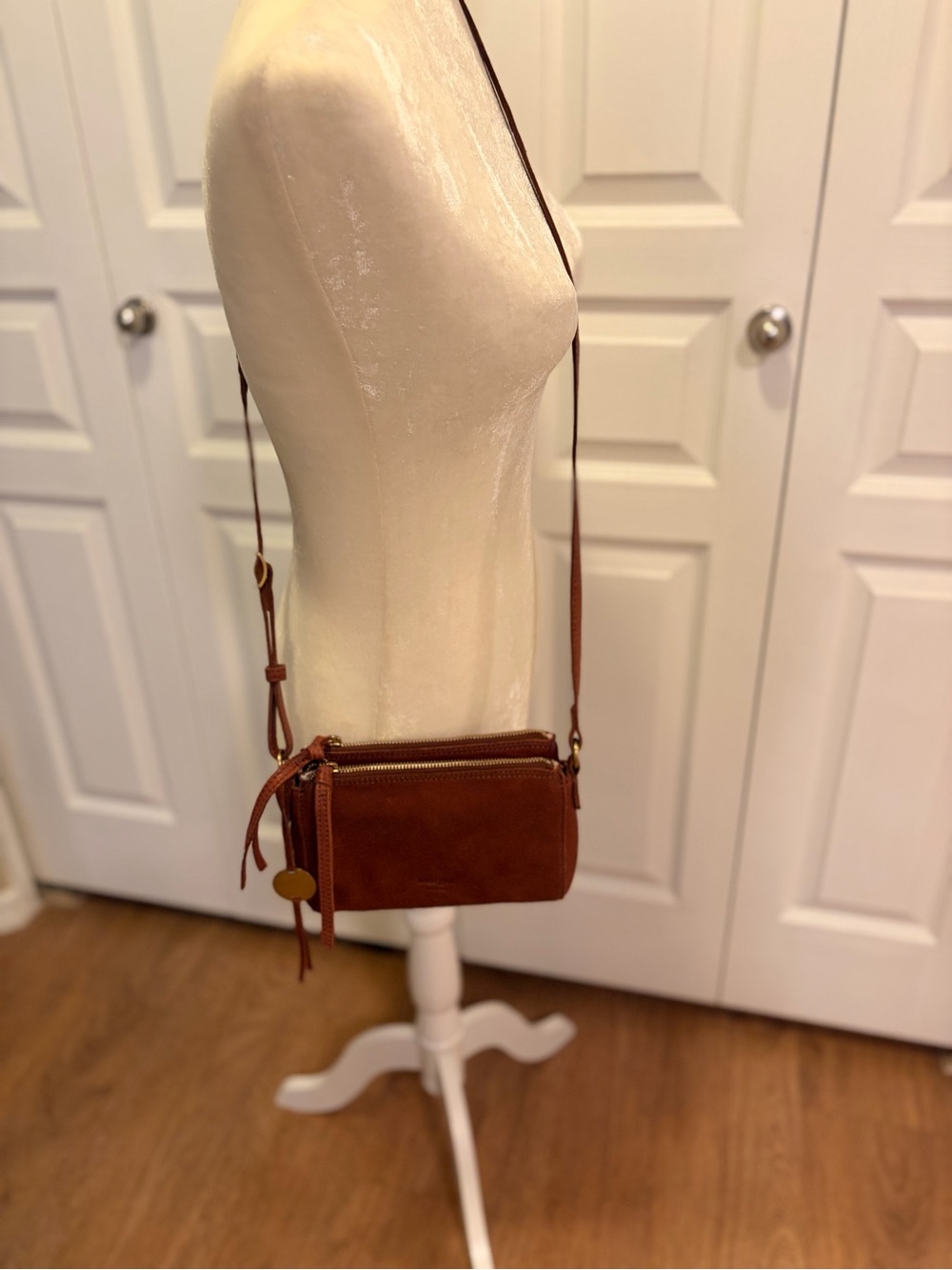 Margot NY Leather Crossbody Bag - Multi Compartment - Picture 2 of 16